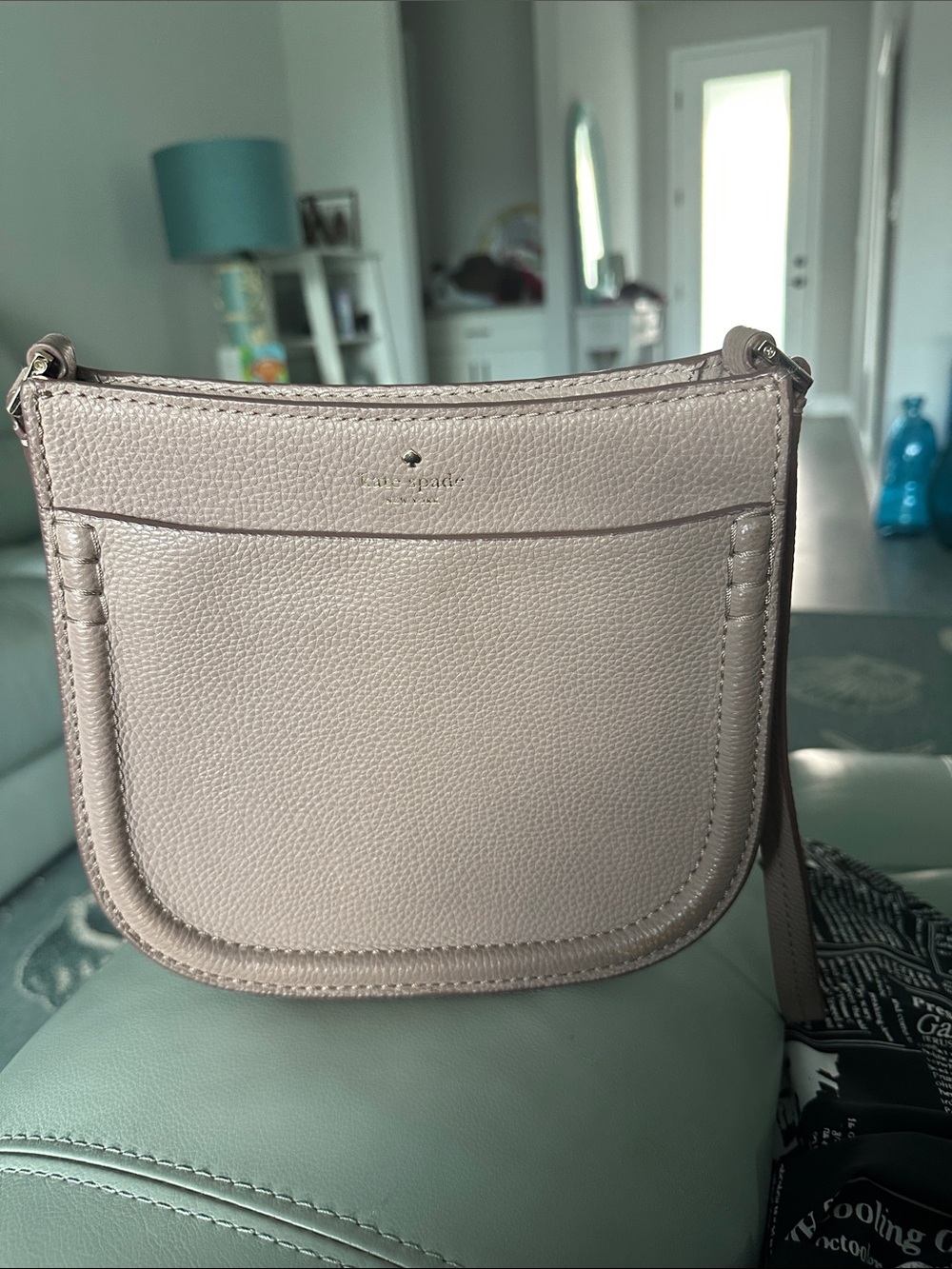 kate spade Pebbled Leather Crossbody Bag in Light Taupe. Slight discoloration .